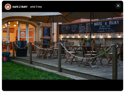 KAFE Z RUKY ZÁMEK VELTRUSY